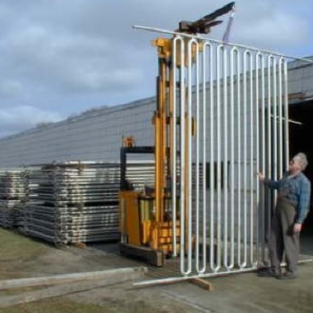 Die Lösung: Einsatz von Überhitzerrohren (max. Maße: 3600 mm x 3800 mm), die von ELEKTROFORM mit einer dünnen Schicht Reinst-Nickel beschichtet wurden. Die Rohre sind dann beständiger gegen extreme Temperaturen und Rauchgase.