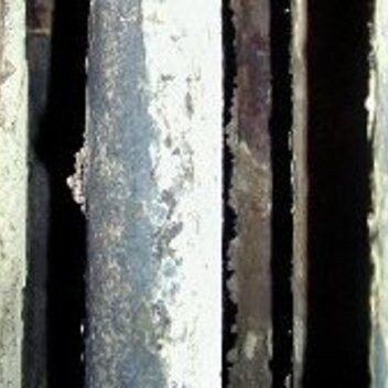 Nach einer Revision wurden auf den vernickelten Rohren weniger Wechten und fast kein korrosiver Angriff festgestellt.